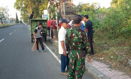 Kerja Bakti Bapak Angkat