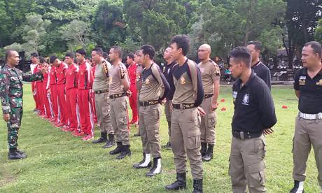 LATIHAN PERANGKAT UPACARA HUT 231 KOTA DENPASAR