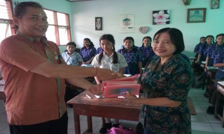 Penyerahan Kotak Pensil Empat Konsensus Dasar Kebangsaan