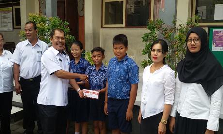 Penyerahan Kotak Pensil Empat Konsensus Dasar Kebangsaan