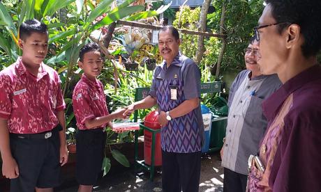 Penyerahan Kotak Pensil Empat Konsensus Dasar Kebangsaan